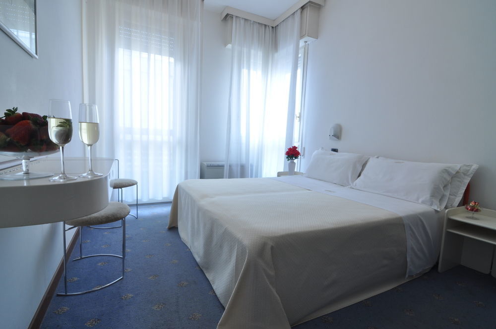 Hotel Nettuno Pesaro Exteriér fotografie